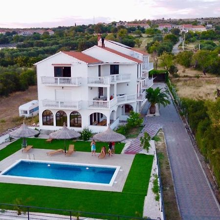 Apartmani Viktorija Vrana  Exteriér fotografie