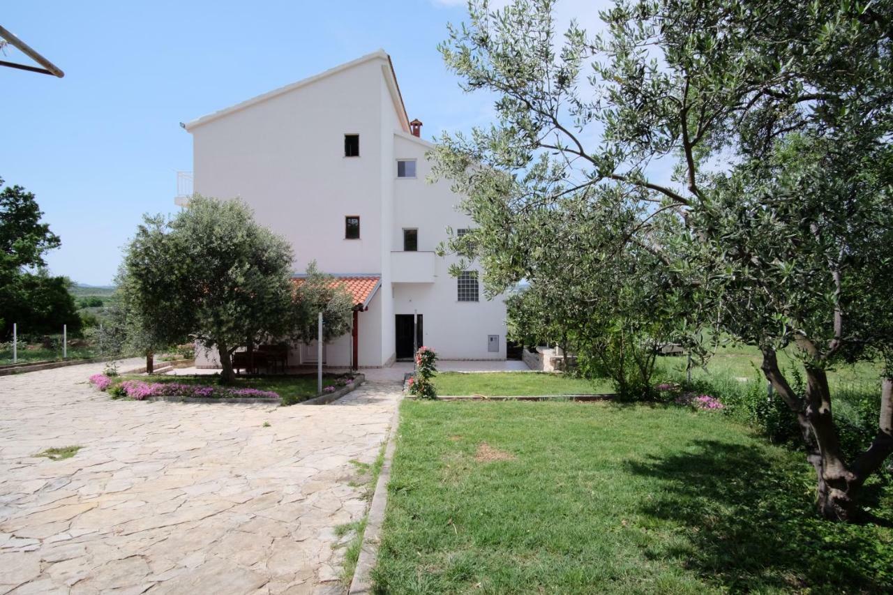 Apartmani Viktorija Vrana  Exteriér fotografie