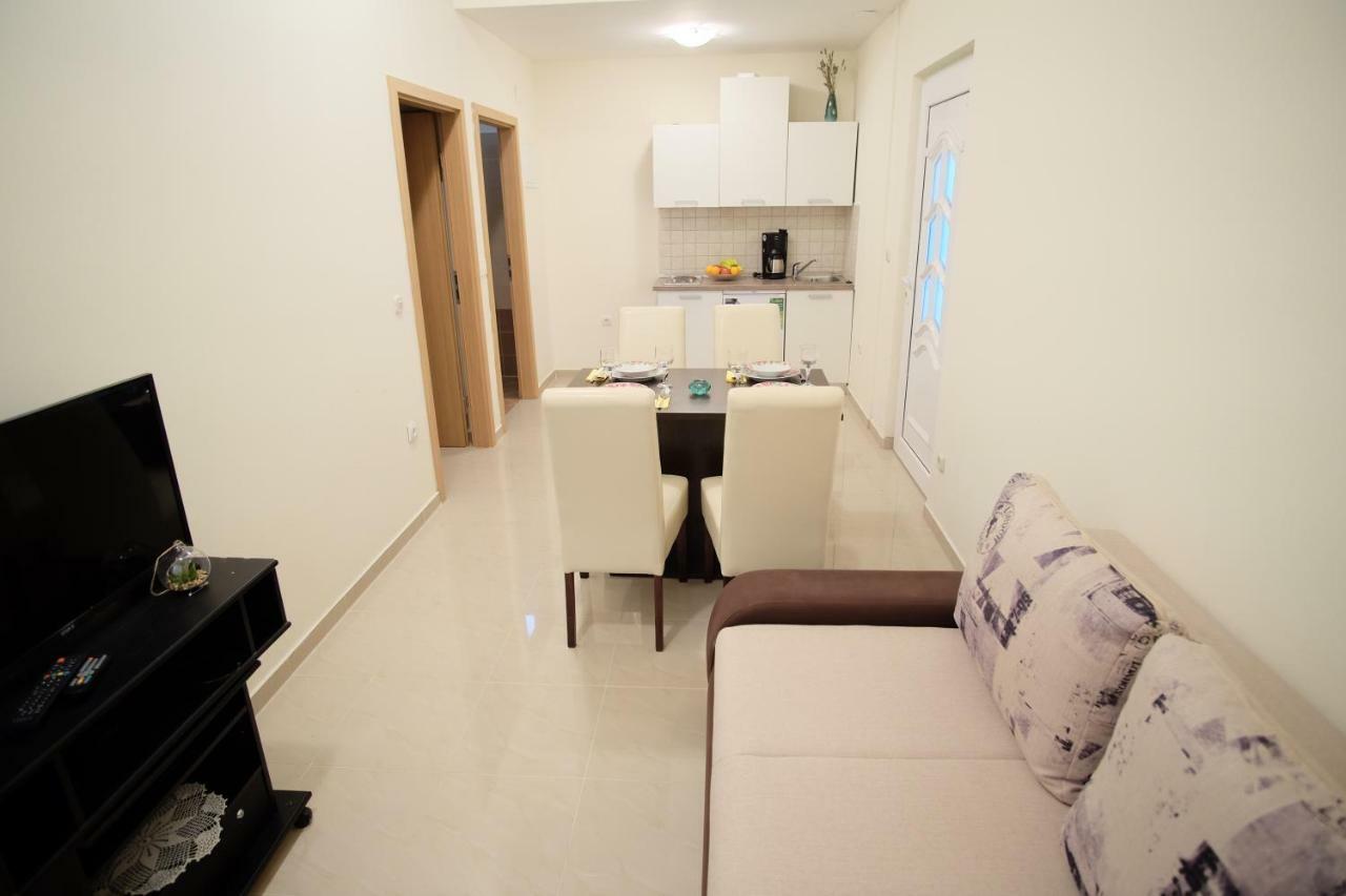 Apartmani Viktorija Vrana  Exteriér fotografie