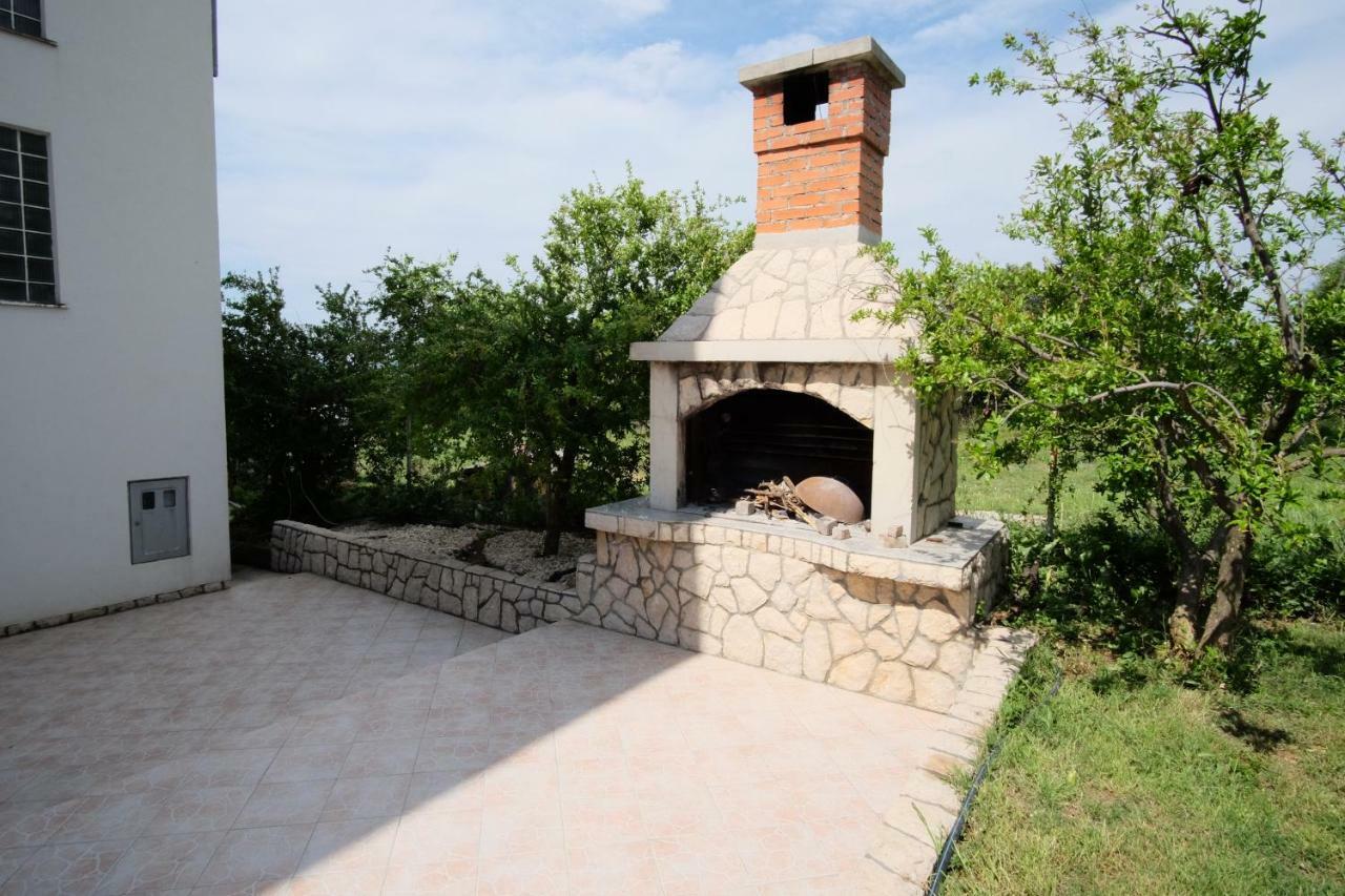 Apartmani Viktorija Vrana  Exteriér fotografie