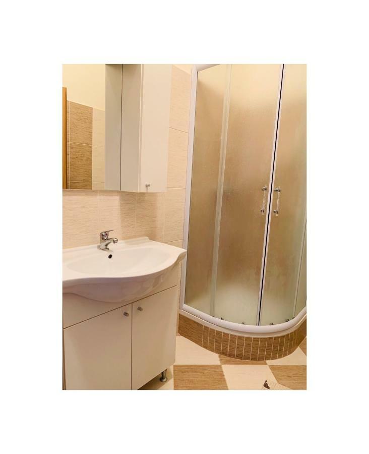 Apartmani Viktorija Vrana  Exteriér fotografie